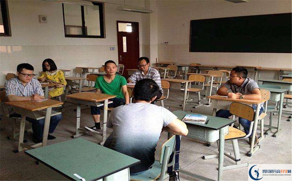 成都實(shí)驗(yàn)中學(xué)2020年外地生學(xué)費(fèi)是多少？