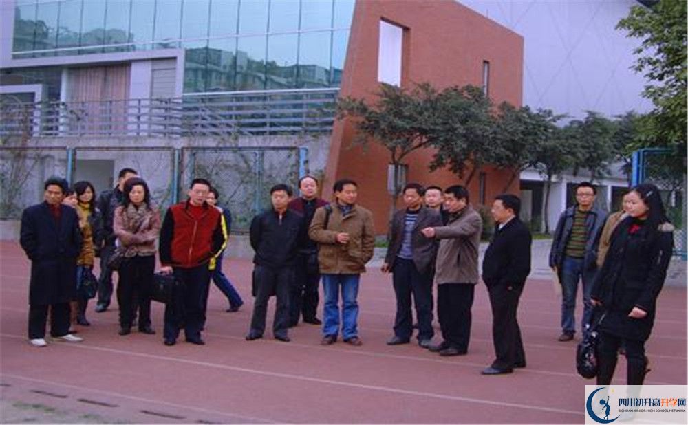 成都華西中學2020年高一開學時間是多久？