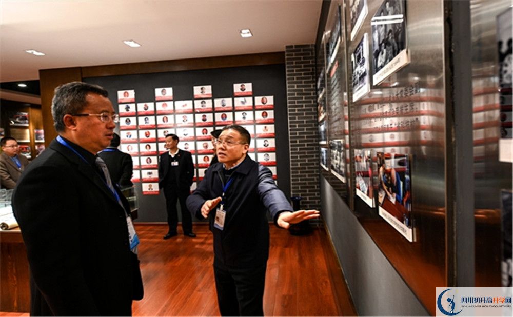 成都十二中平行班與實(shí)驗(yàn)班差多少？