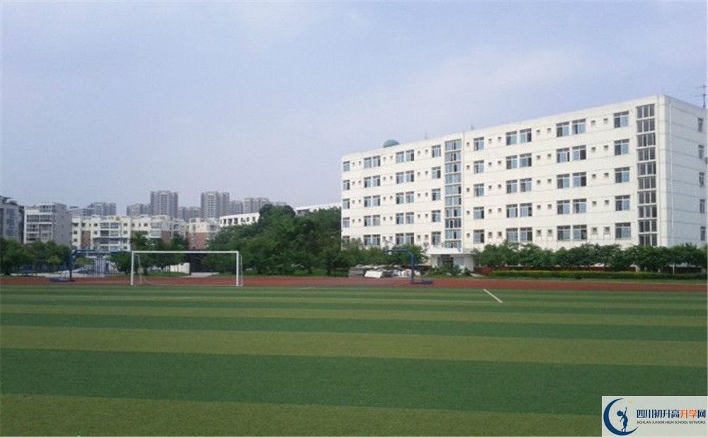 龍泉二中是私立還是公立學(xué)校？