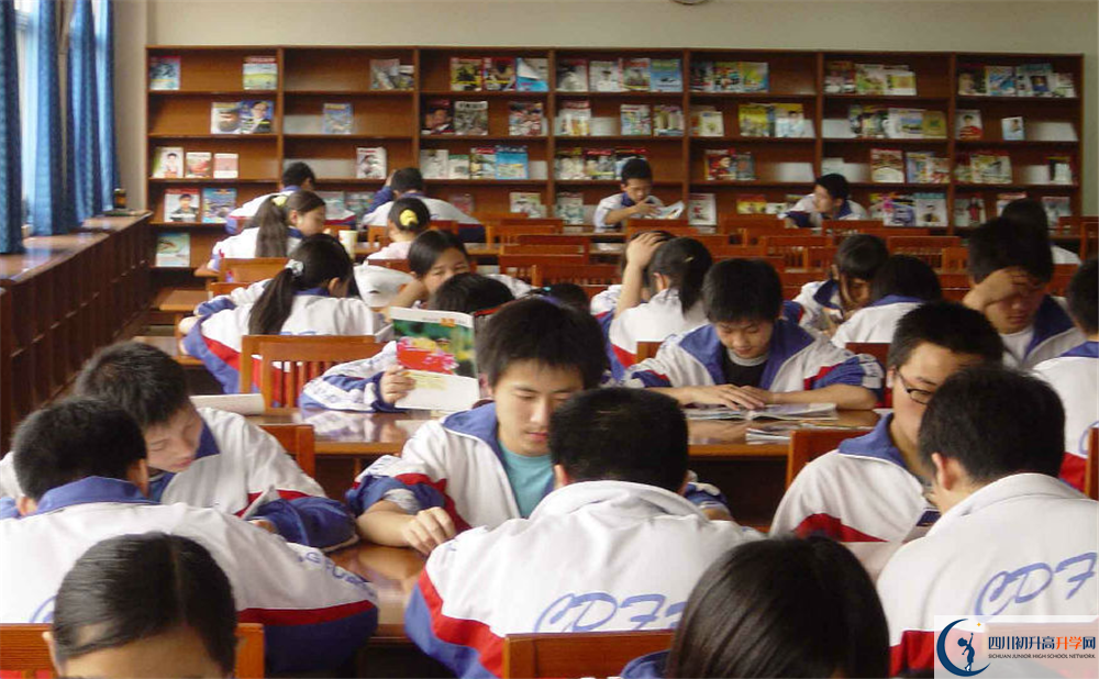 2020成都大學(xué)附屬中學(xué)初升高分班考試題難不難？