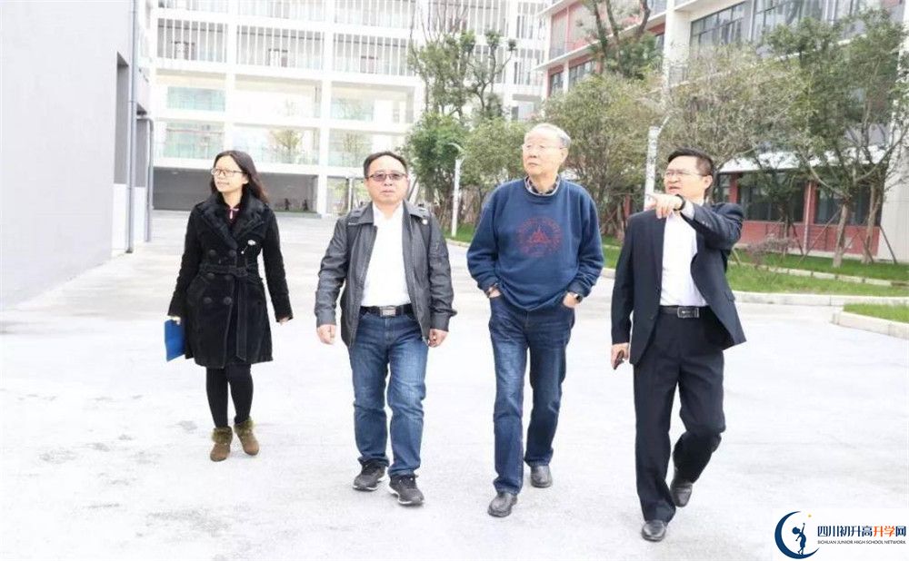 北二外成都附屬中學(xué)高中分班考試難嗎？
