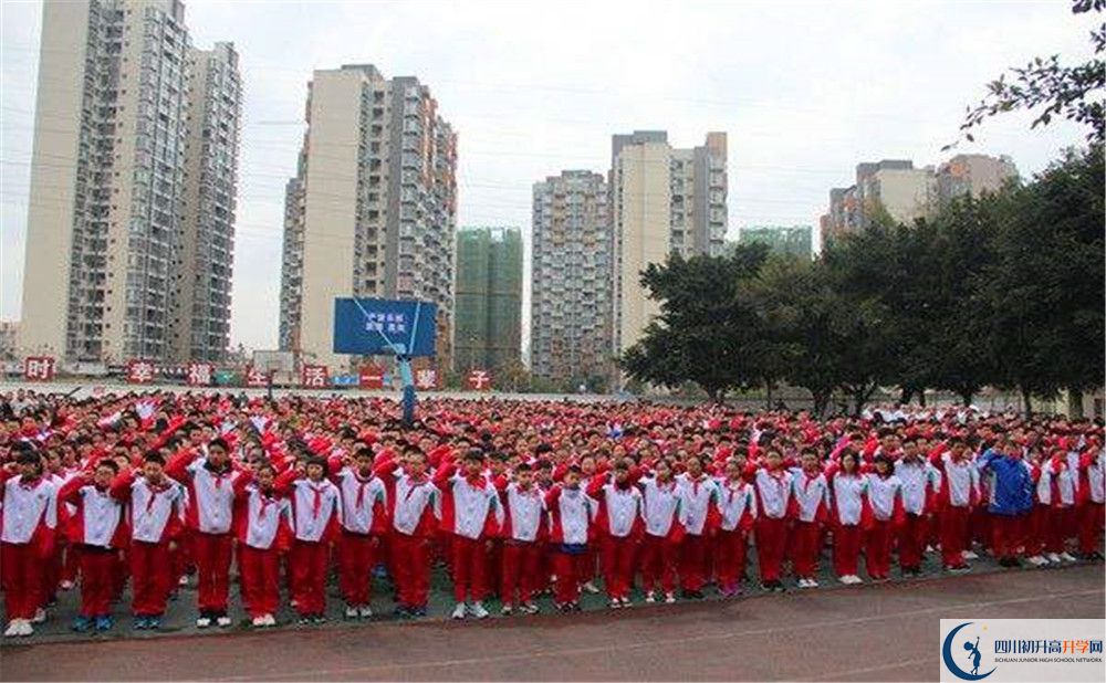 成都石室佳興外國語學校與成都七中實驗學校哪一個好？