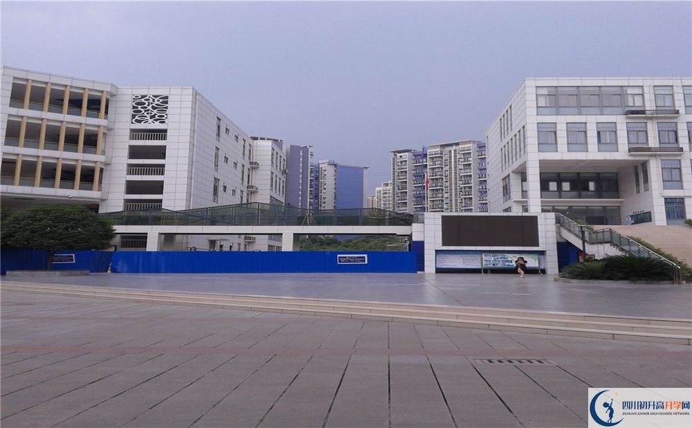 成都市第三中學(xué)高中分班考試難嗎？
