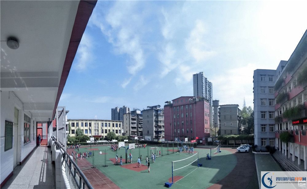 通錦中學(xué)高中分班考試難嗎？