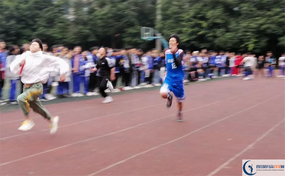 仁壽華達(dá)高中實(shí)驗(yàn)班學(xué)費(fèi)貴嗎？