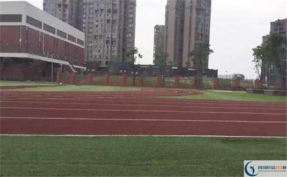 成都教科院附屬學(xué)校在校學(xué)生總?cè)藬?shù)是多少？