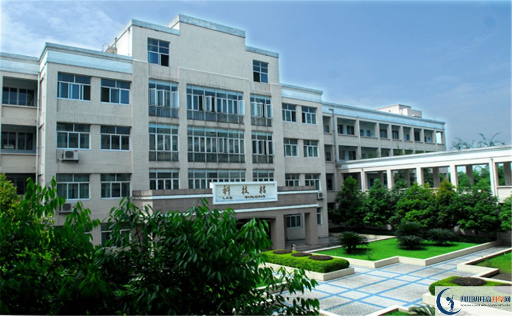 成都棠湖外國(guó)語(yǔ)學(xué)校在校學(xué)生總?cè)藬?shù)是多少？