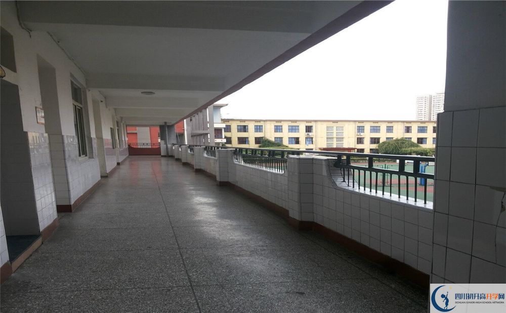 成都市通錦中學(xué)校地址在什么地方？