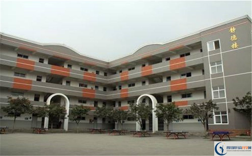 成都龍泉師大一中2020年住宿條件怎么樣？